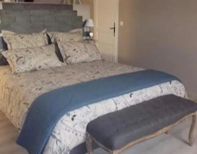 Haras De La Cour Fleury Bed & Breakfast 3*